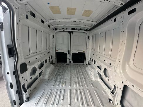 Used 2023 Ford Transit 250 Medium Roof AWD image 21