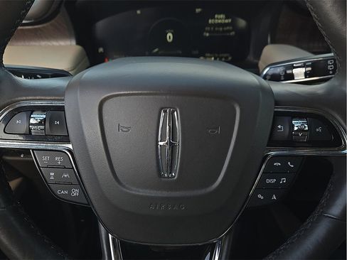 Used 2021 Lincoln Nautilus Reserve image 19