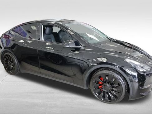 Used 2022 Tesla Model Y Performance image 2