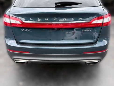Used 2016 Lincoln MKX Reserve w/ Technology Package AWD/4WD image 4