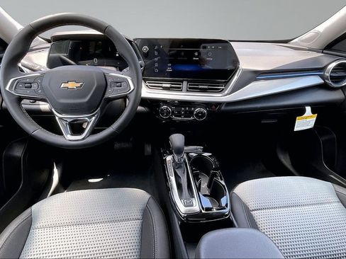 New 2026 Chevrolet Trax LT FWD image 5