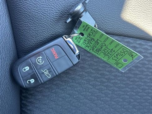 New 2025 Jeep Compass Latitude w/ Sun & Sound Group image 30