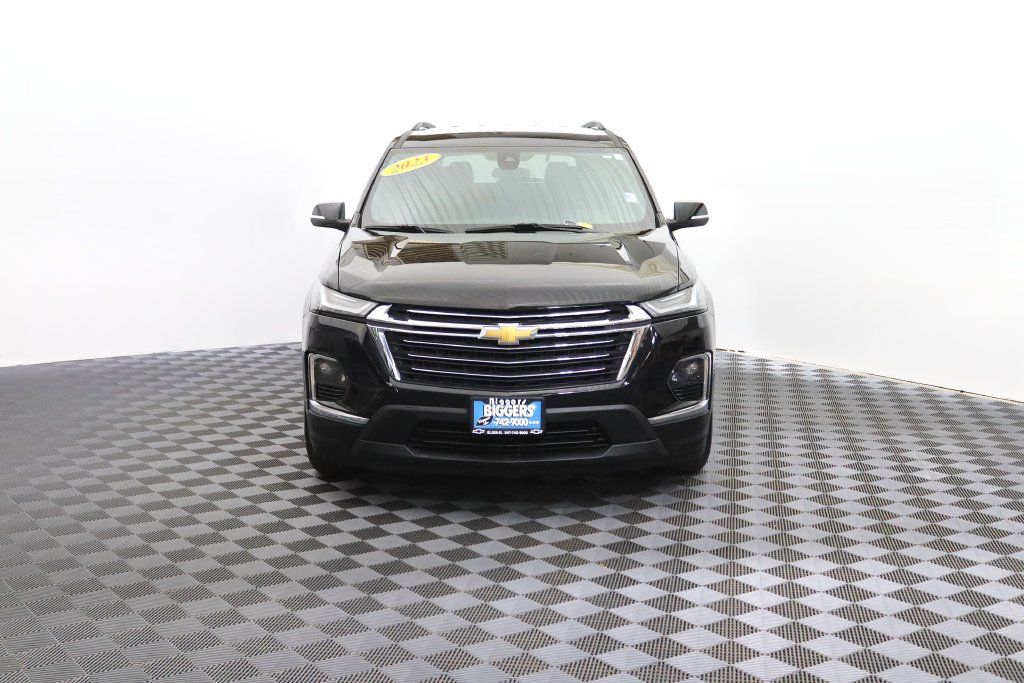 Used 2023 Chevrolet Traverse LT AWD/4WD image 2