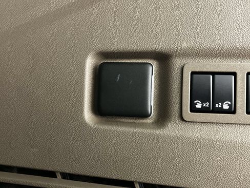 Certified 2025 GMC Yukon XL Denali w/ Sun & Power Step Package AWD/4WD image 33