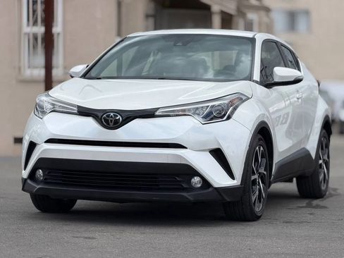 Used 2018 Toyota C-HR XLE FWD image 6