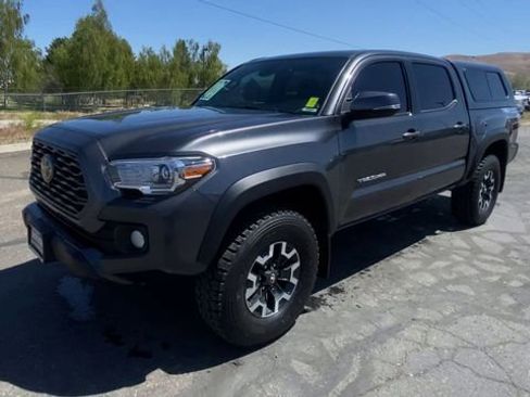 Used 2022 Toyota Tacoma TRD Off-Road w/ TRD Premium Off Road Package AWD/4WD image 4