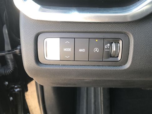 Used 2026 GMC Acadia Elevation w/ Elevation Premium Package AWD/4WD image 23