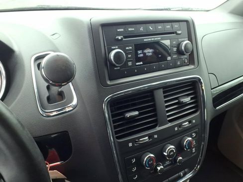 Used 2016 Dodge Grand Caravan SE FWD image 26