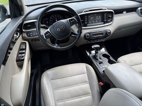 Used 2019 Kia Sorento EX FWD image 8