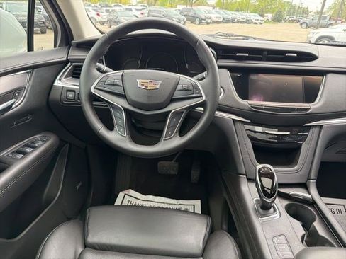 Used 2017 Cadillac XT5 Luxury w/ Driver Awareness Package AWD/4WD image 23