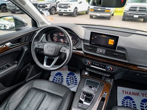 Used 2020 Audi Q5 Premium Plus image 24