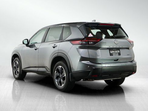 Used 2025 Nissan Rogue SV AWD/4WD image 3