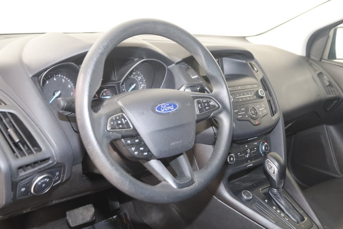 Used 2018 Ford Focus SE FWD image 6