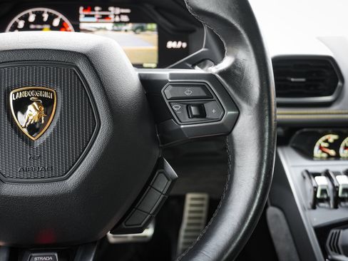 Used 2015 Lamborghini Huracan LP 610-4 AWD/4WD image 21
