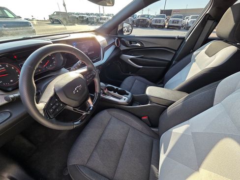 Used 2024 Chevrolet Trax RS image 10