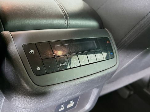 Used 2023 Nissan Pathfinder SV AWD/4WD image 26