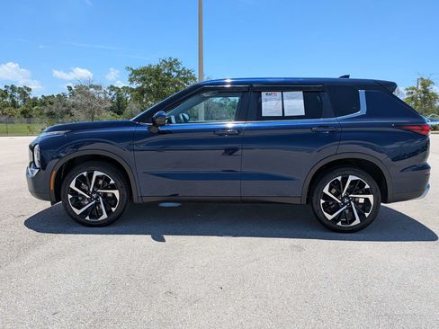 Used 2024 Mitsubishi Outlander SE Black Edition FWD image 7