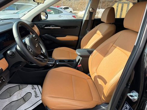 Certified 2025 Kia Seltos EX w/ EX Sunroof Package image 12