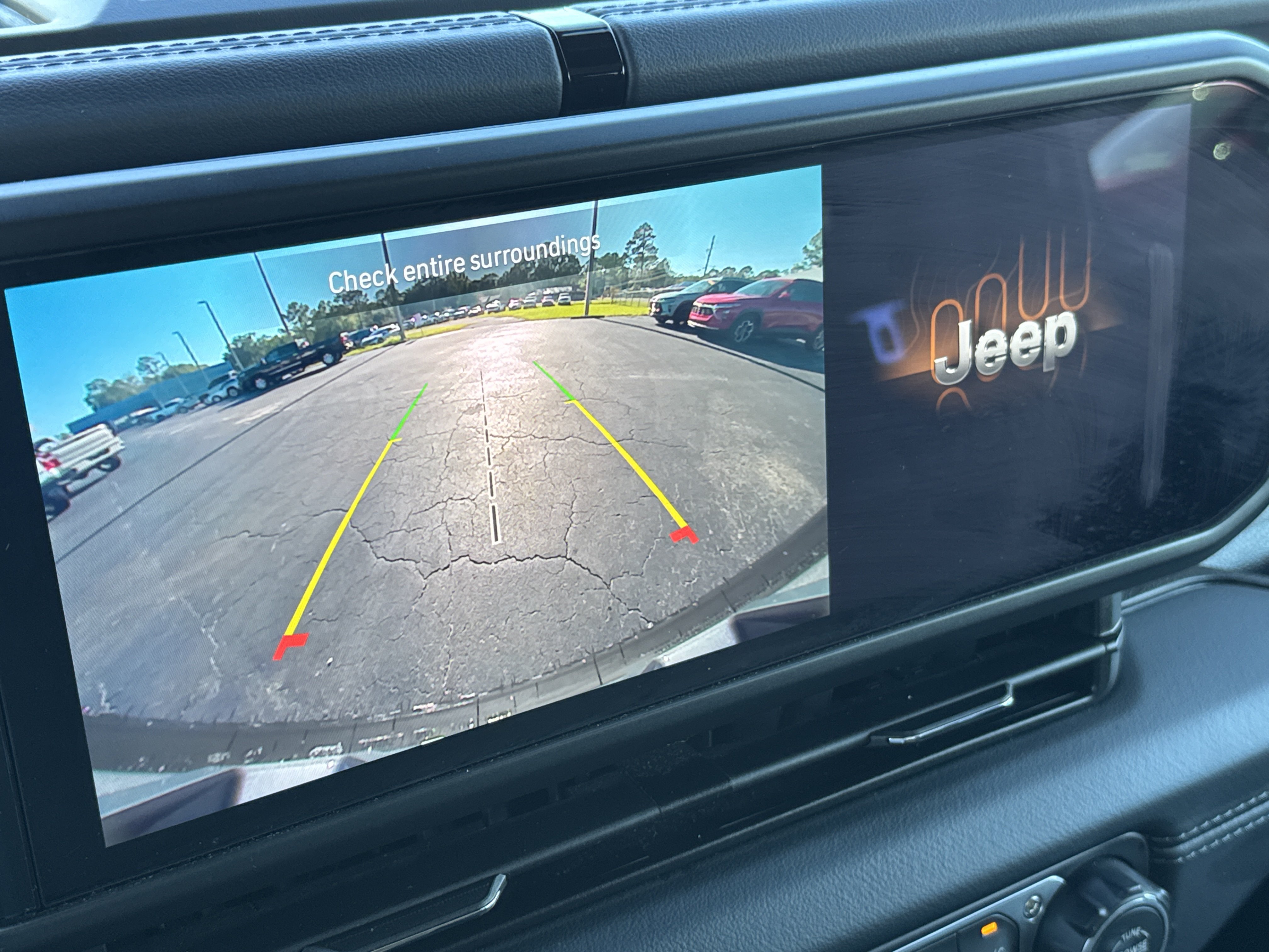 Used 2025 Jeep Wrangler Unlimited Sahara AWD/4WD image 26