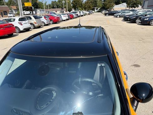 Used 2016 MINI Cooper 4-Door Hardtop FWD image 5