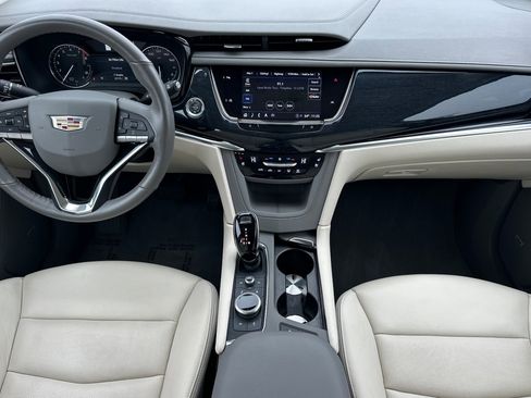 Certified 2025 Cadillac XT6 Premium Luxury image 13