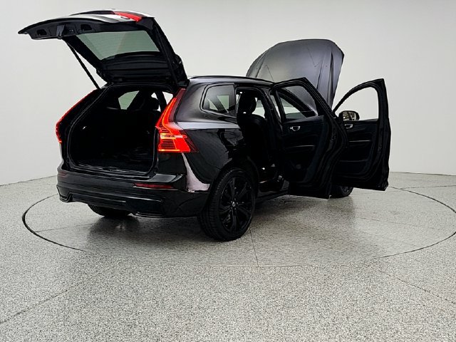 Used 2024 Volvo XC60 T8 Ultimate w/ Climate Package AWD/4WD image 11