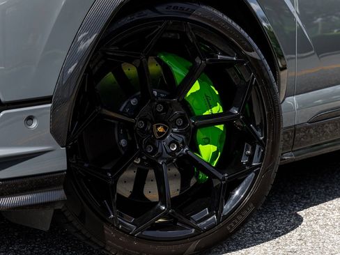 Used 2023 Lamborghini Urus Performante AWD/4WD image 34