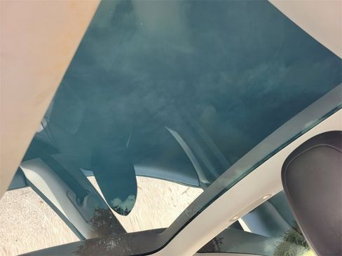 Used 2020 Tesla Model 3 Standard Range image 10