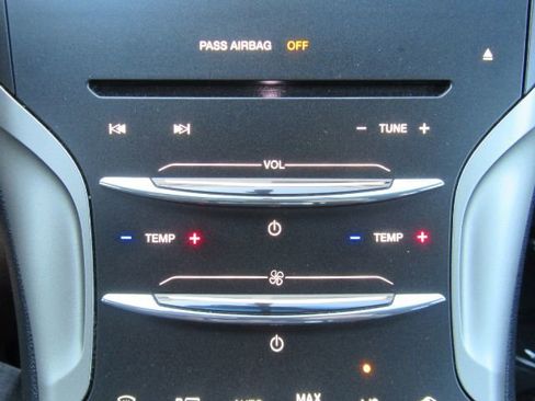 Used 2016 Lincoln MKZ Hybrid image 46