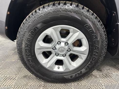 Used 2021 Toyota 4Runner SR5 AWD/4WD image 10