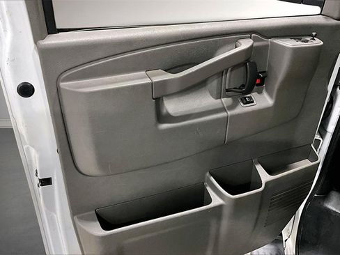 Used 2020 Chevrolet Express 3500 LT w/ LT Preferred Equipment Group image 19