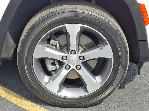 Certified 2023 Jeep Grand Cherokee L Limited w/ Luxury Tech Group II image 9