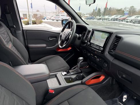 Used 2024 Nissan Frontier PRO-4X w/ Technology Package image 21