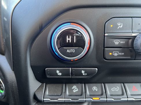 Used 2019 Chevrolet Silverado 1500 RST image 27