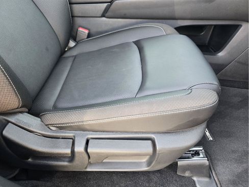 Used 2026 Nissan Pathfinder SL w/ SL Premium Package FWD image 21