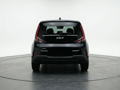 Used 2025 Kia Soul LX w/ LX Technology Package FWD image 7