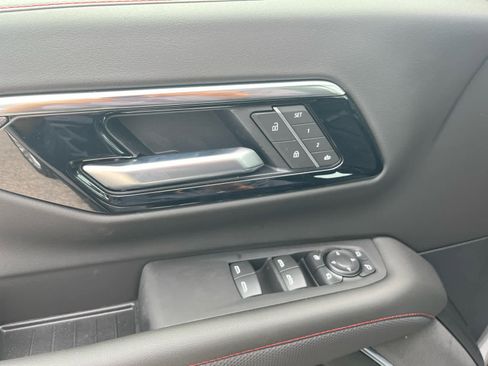 New 2026 Chevrolet Suburban RST image 14