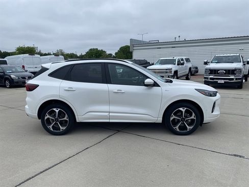 Used 2023 Ford Escape ST-Line Elite w/ Premium Technology Package AWD/4WD image 4