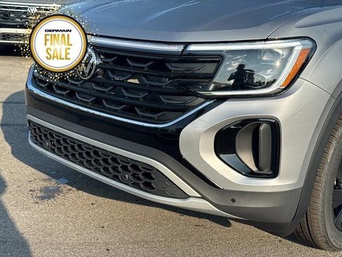 New 2025 Volkswagen Atlas Cross Sport SE image 11