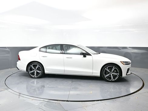 Used 2024 Volvo S60 B5 Core image 4