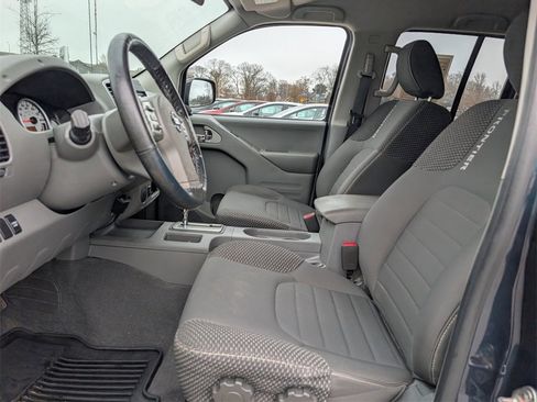 Used 2019 Nissan Frontier Desert Runner image 17