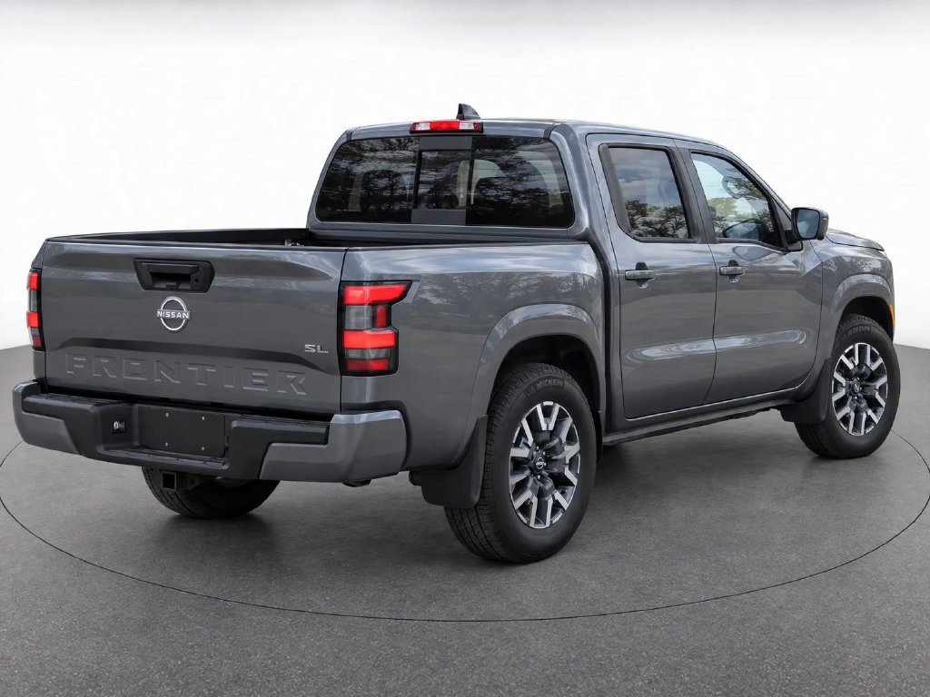 Used 2024 Nissan Frontier SL RWD image 4
