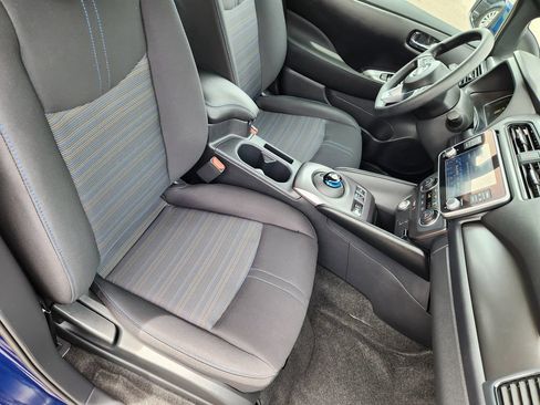 Certified 2025 Nissan Leaf S FWD image 11