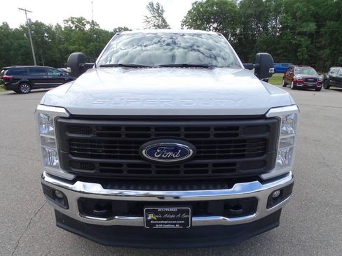 Used 2025 Ford F250 4x4 Crew Cab XL image 3