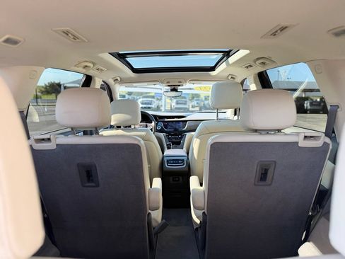 Used 2023 Cadillac XT6 Premium Luxury w/ Technology Package FWD image 7