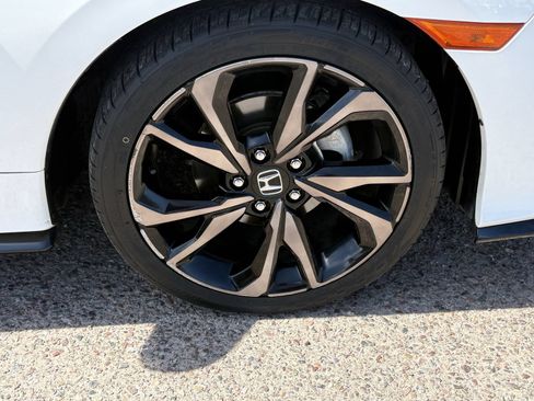 Used 2018 Honda Civic Sport image 11