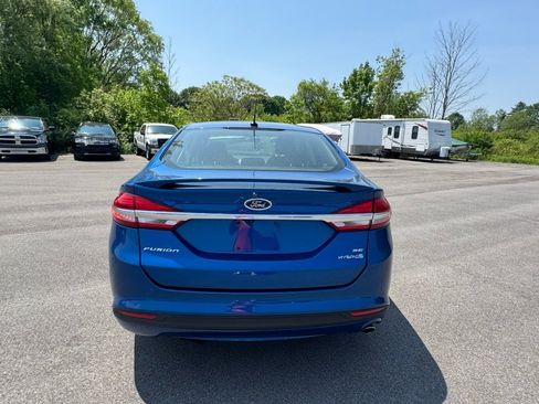 Used 2017 Ford Fusion SE w/ Equipment Group 601A FWD image 6