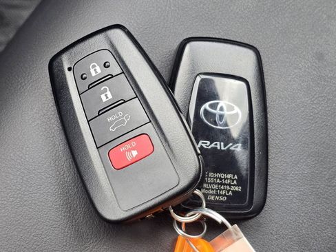 Used 2025 Toyota RAV4 XSE w/ Advanced Technology Package AWD/4WD image 38