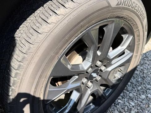 Used 2019 Chevrolet Traverse RS w/ LPO, Floor Liner Package AWD/4WD image 14