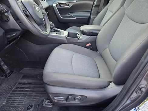 Used 2022 Toyota RAV4 XLE AWD/4WD image 13